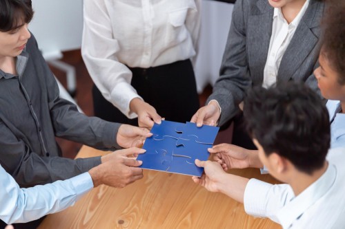 THE IMPORTANCE OF LEARNING NEGOTIATION AND COLLABORATION TOOLS TO LEAD EFFECTIVE TEAMS